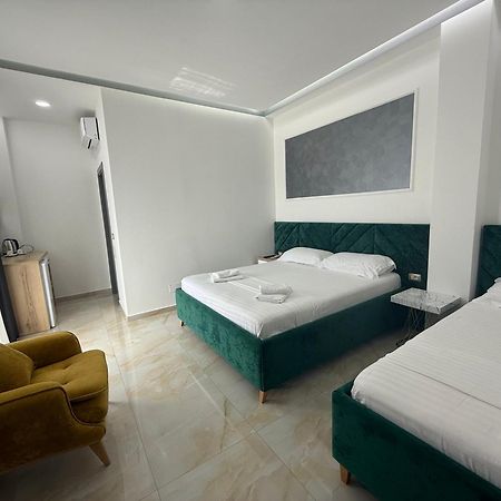 Hotel Leodori 1 Shëngjin Екстериор снимка