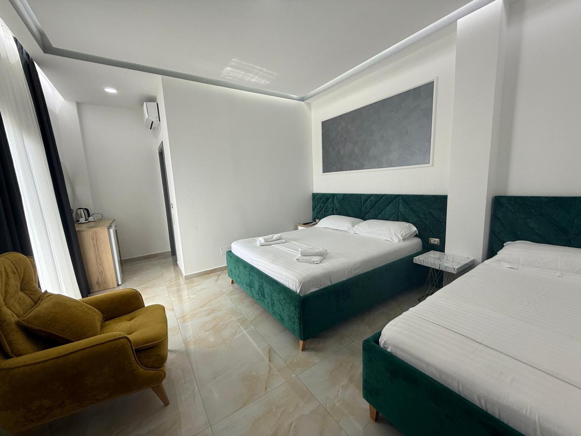 Hotel Leodori 1 Shëngjin Екстериор снимка